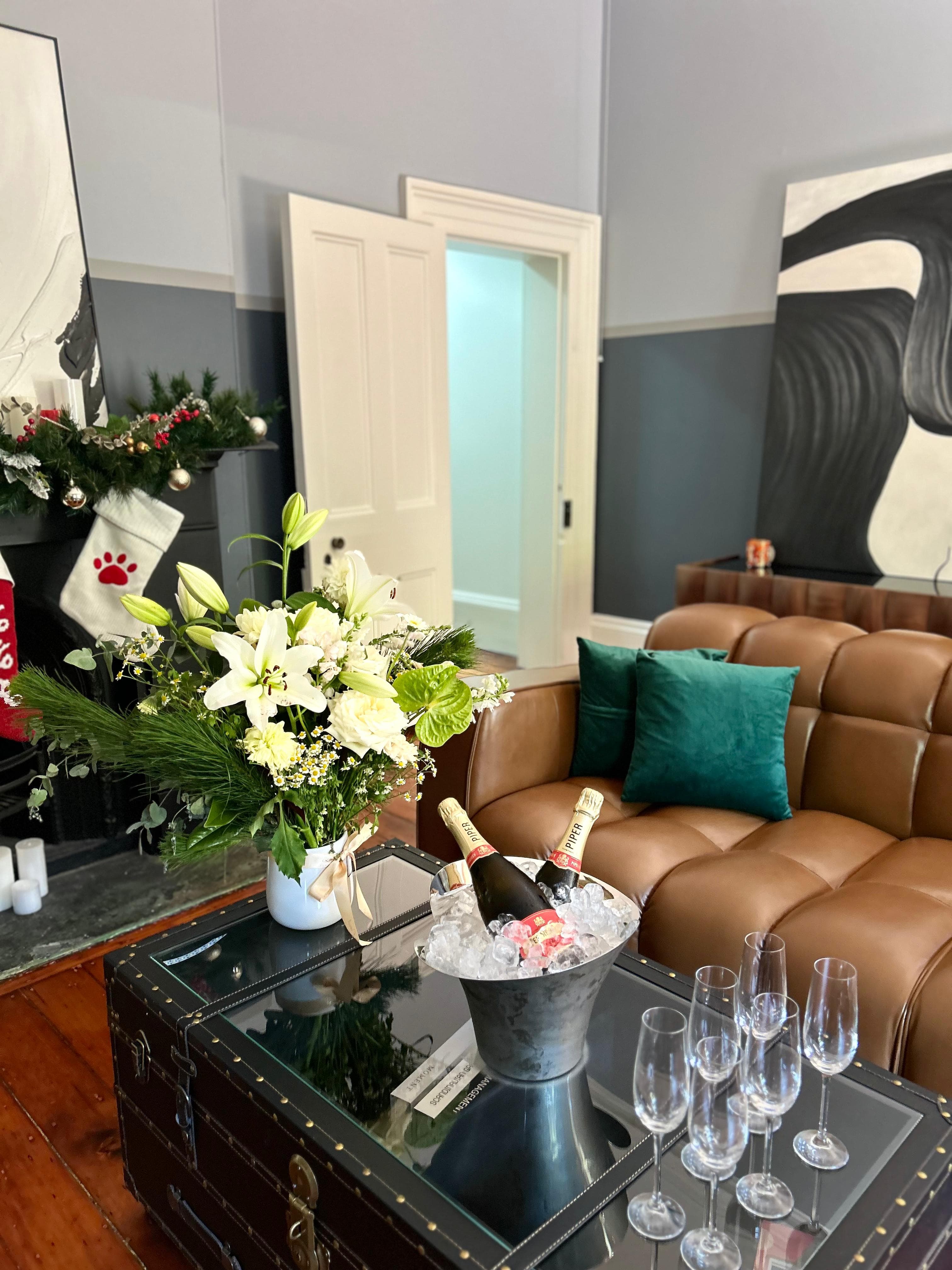 Groom and groomsmen grooming at The Rocks